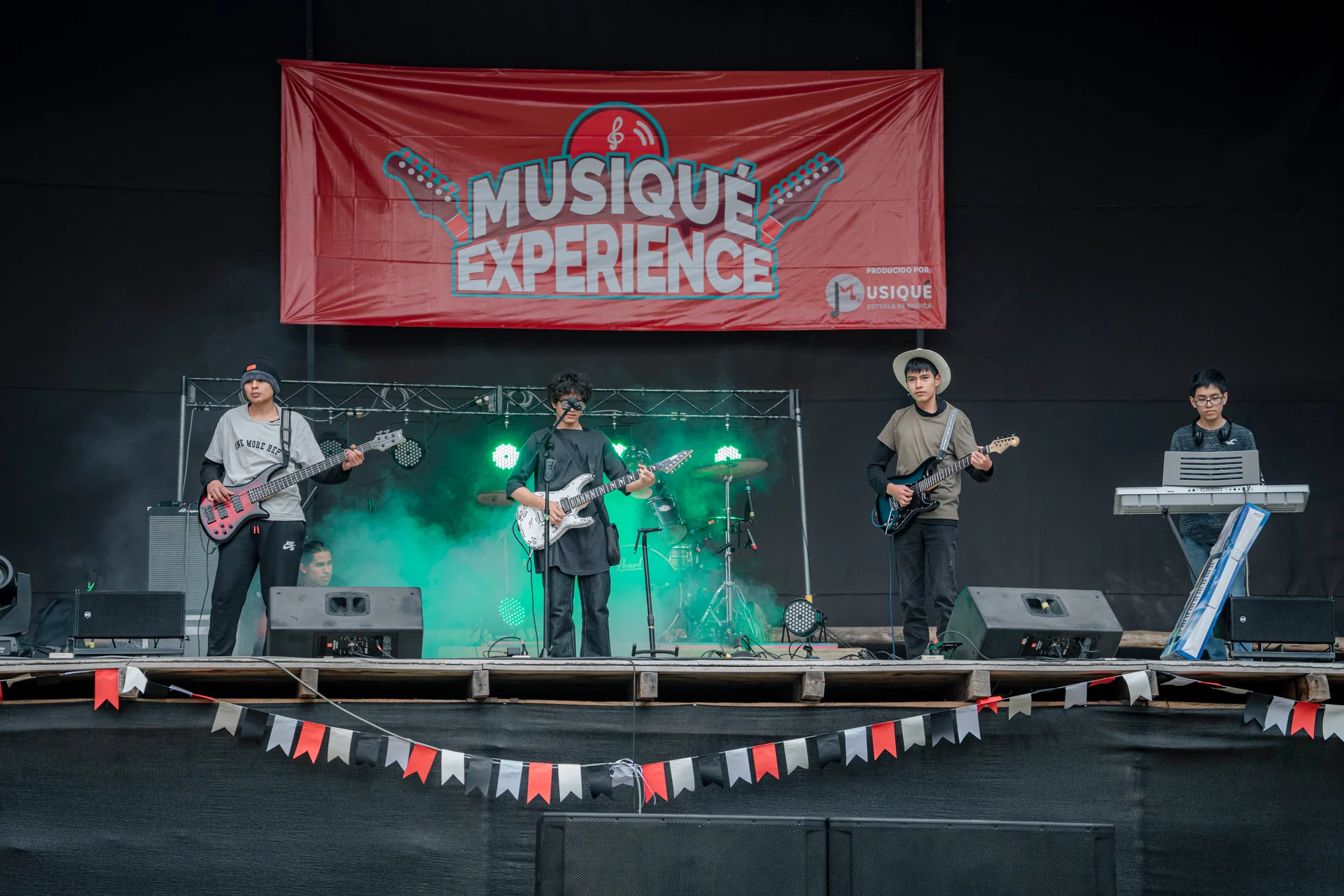 Banda de alumnos de Musiqué en vivo